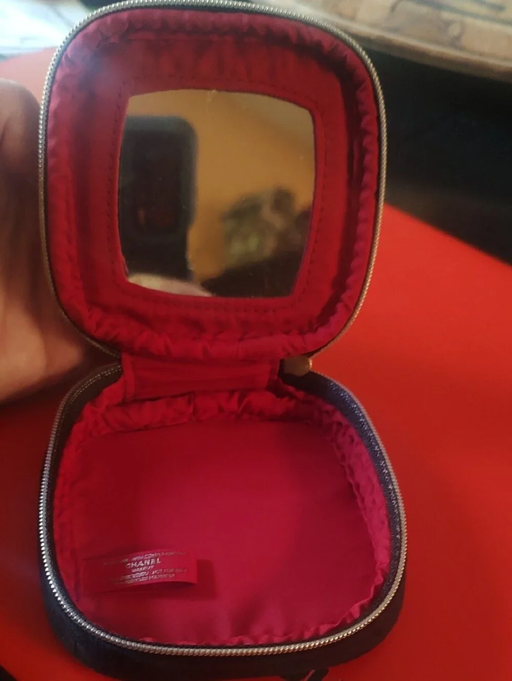CHANEL compact secure sleek